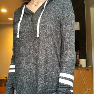 gray Hollister sweater